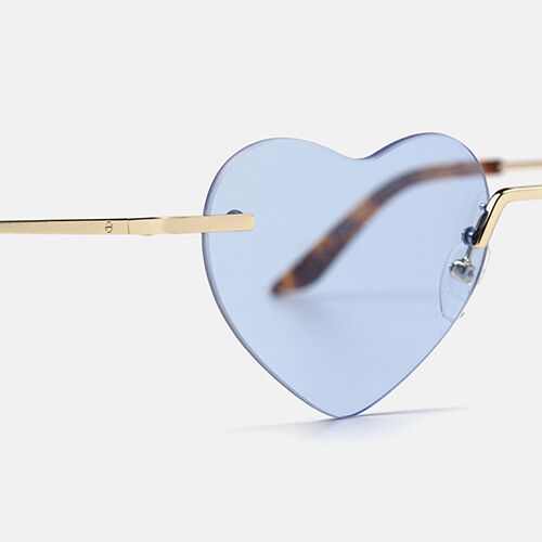 m&oacute; TERESA HELBIG COURTNEY SUN