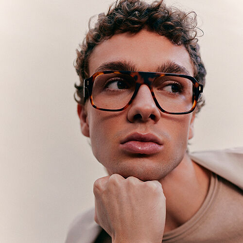 m&oacute; FRONT ROW CHAD ON