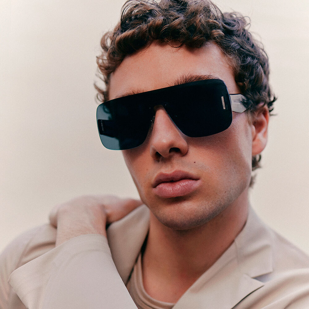 m&oacute; FRONT ROW CHAD SHIELD SUN, , large