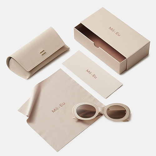 m&oacute; EUGENIA LA MOLA SUN