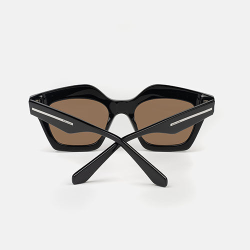 m&oacute; X OLIVA JULY SUN