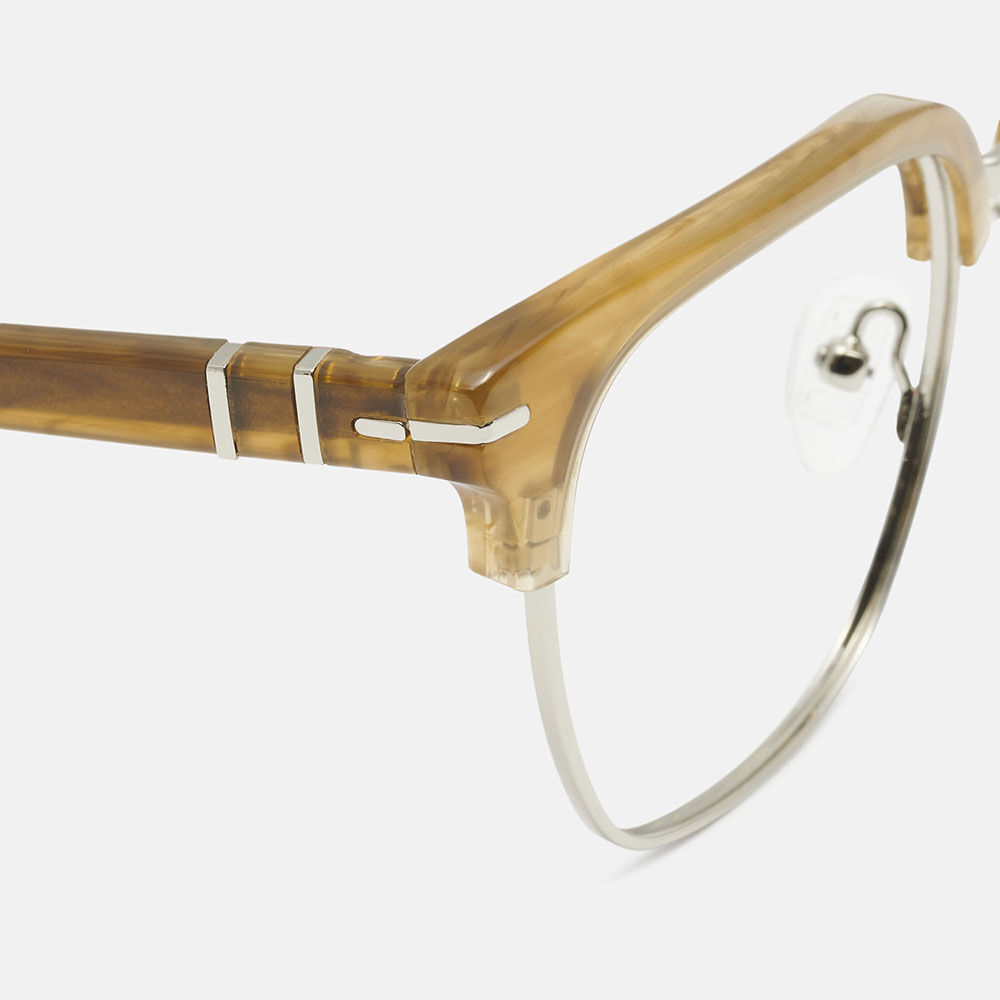 m&oacute; ATU, veined amber, large