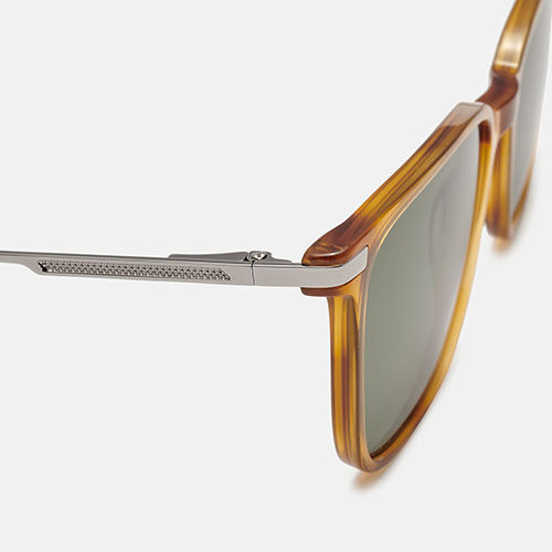 m&oacute; SURFACE SUN