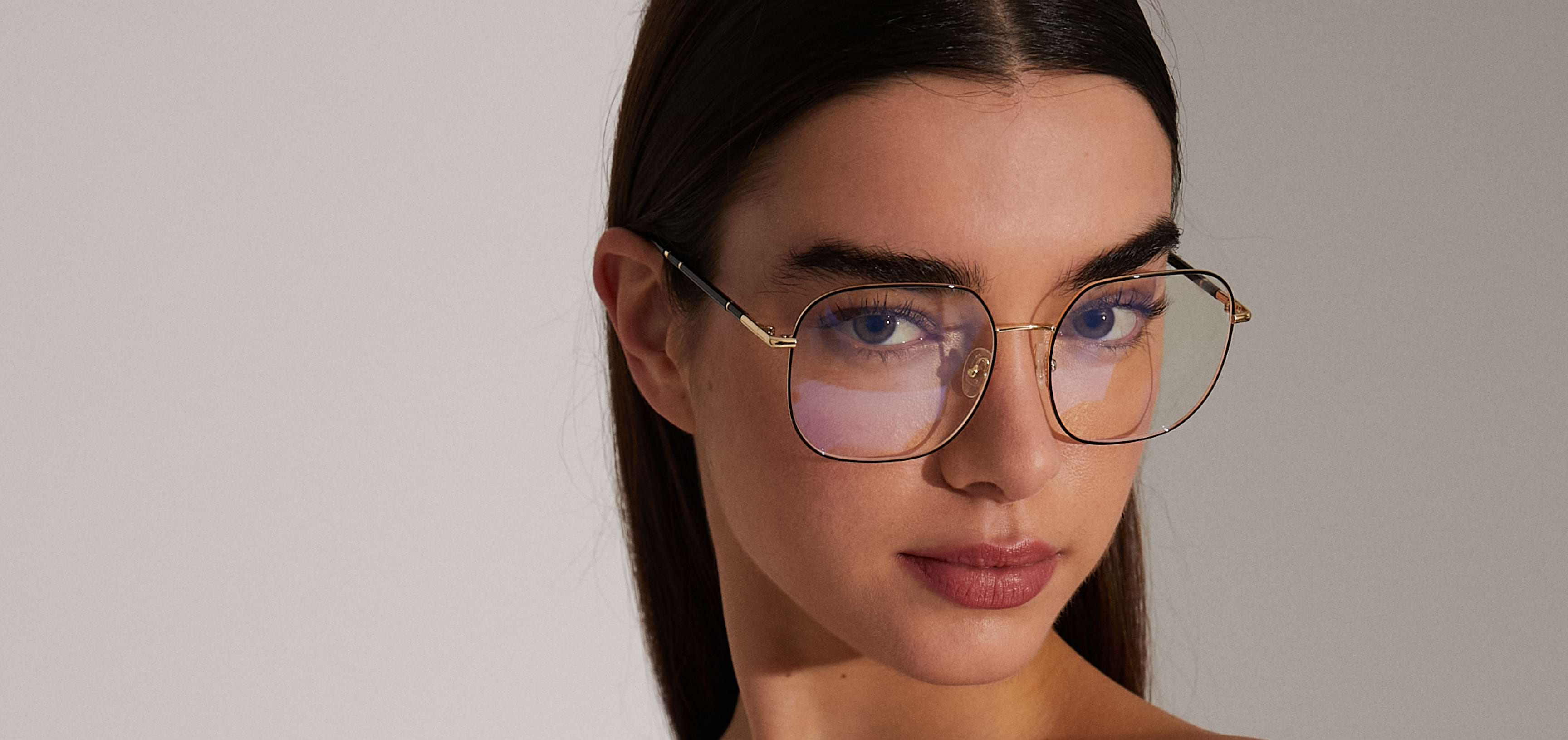 Mó x SPSM  - Chica con las gafas de la colección