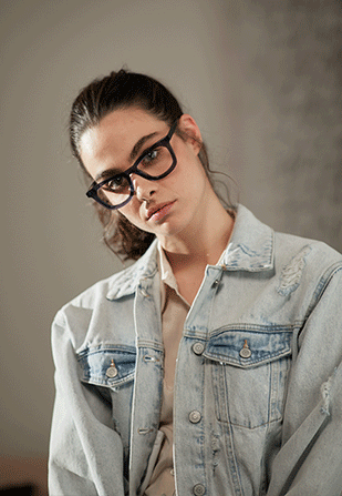 Chica con gafas Chica con gafas