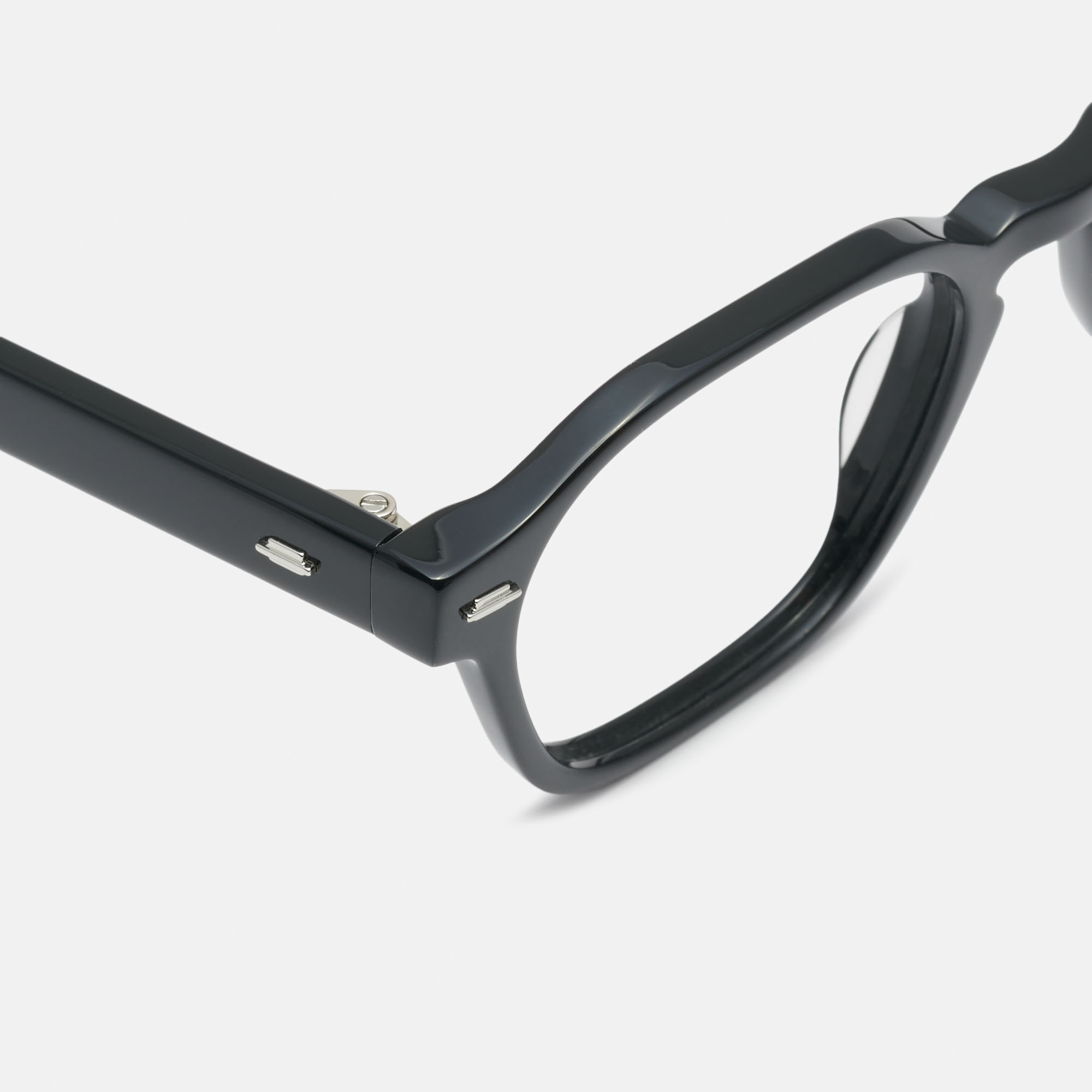 mó ROARING, black, hi-res