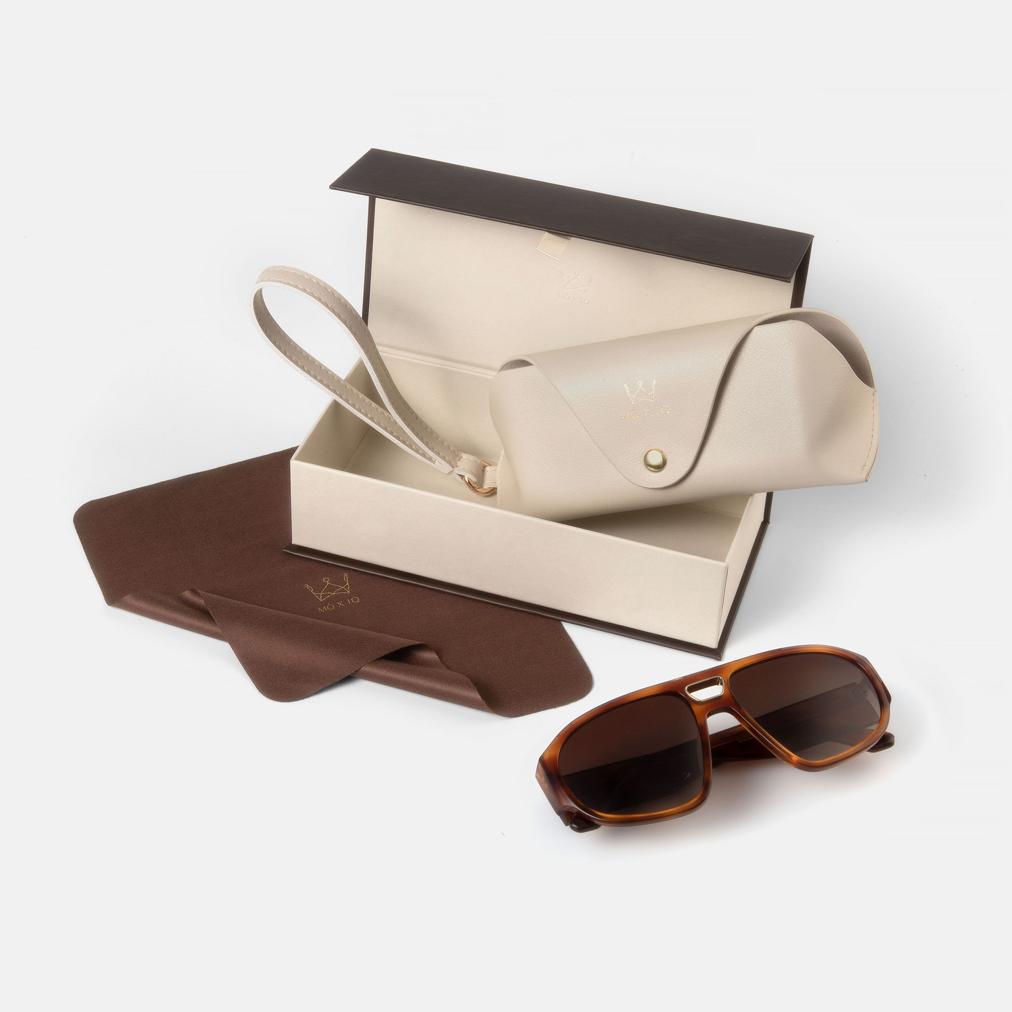 mó CRISTINA SUN, carey, hi-res