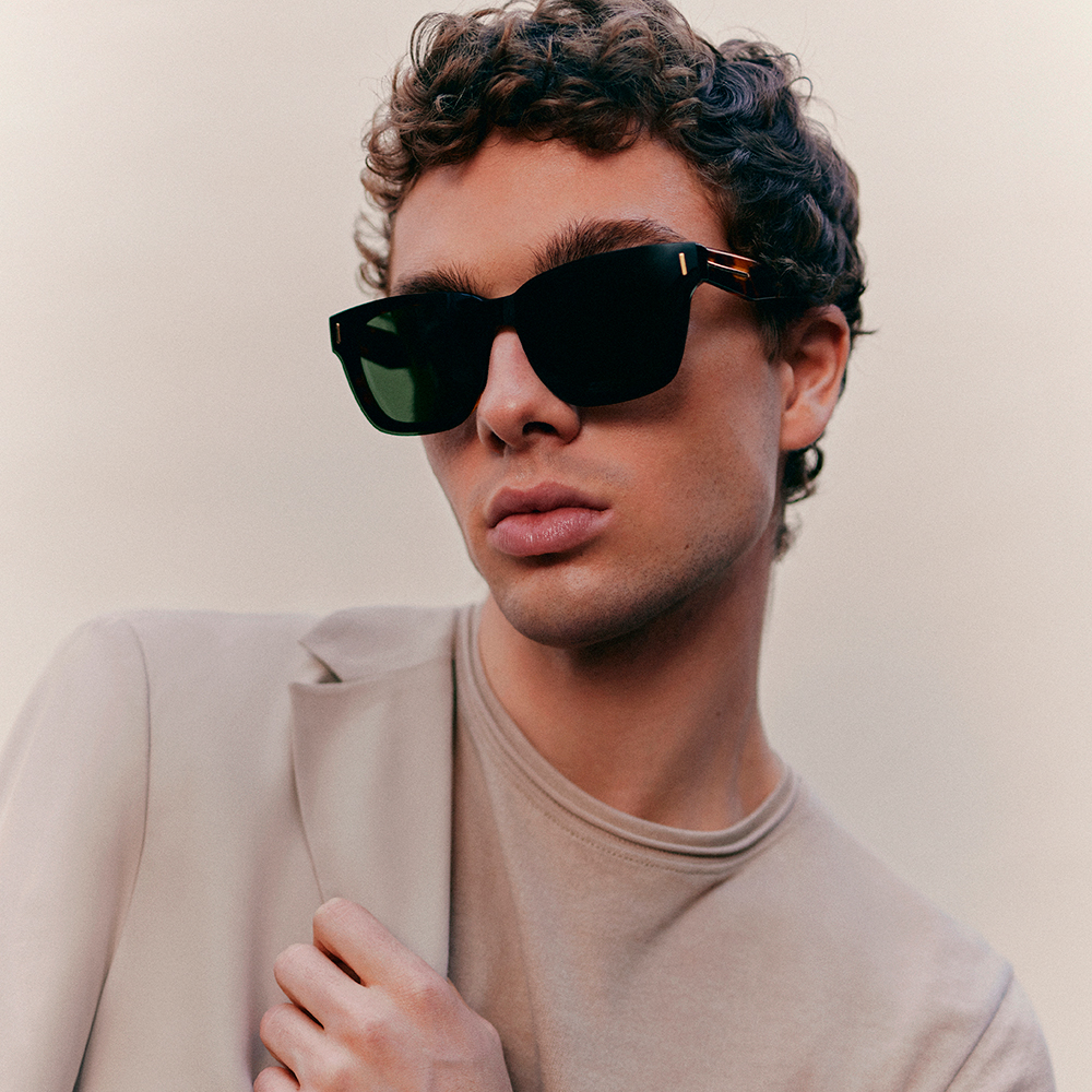 m&oacute; FRONT ROW PATRYK SUN, carey, large image number 0