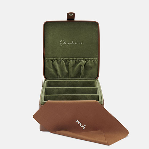 Travel case dark brown, , hi-res